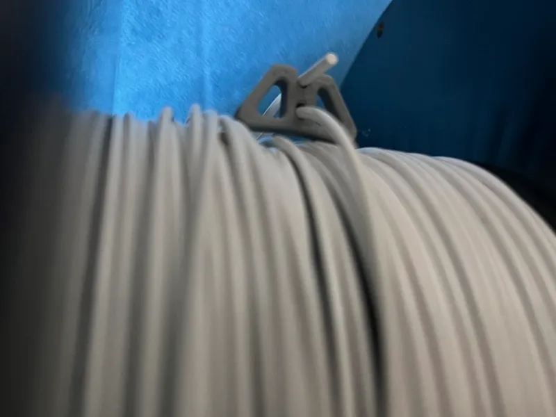 Spool filament clip