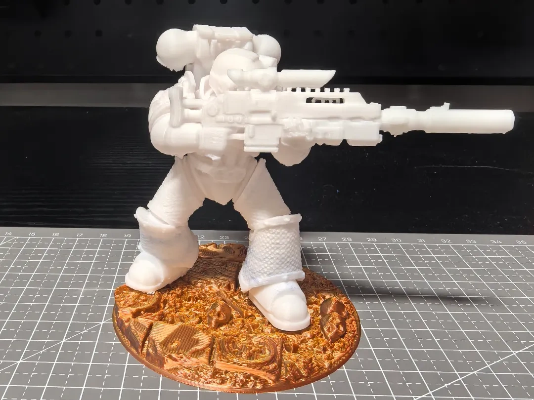 Captain Service Alphas Warhammer 40K Alpha Squad Captain (8cm tall) with war base by Kush12138 ...