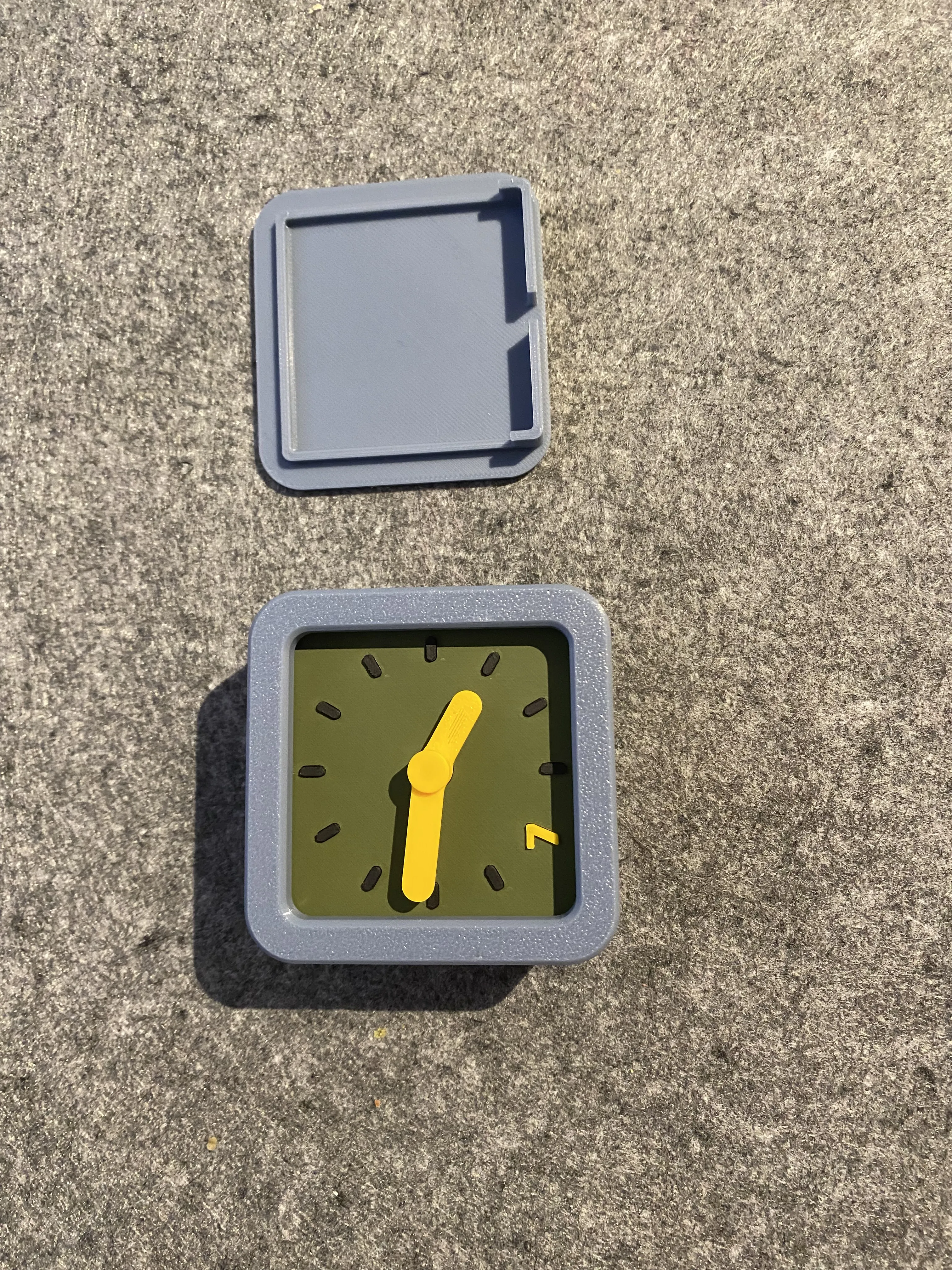 Modern Desk Clock by 3DHP MakerWorld: Download Free 3D Models