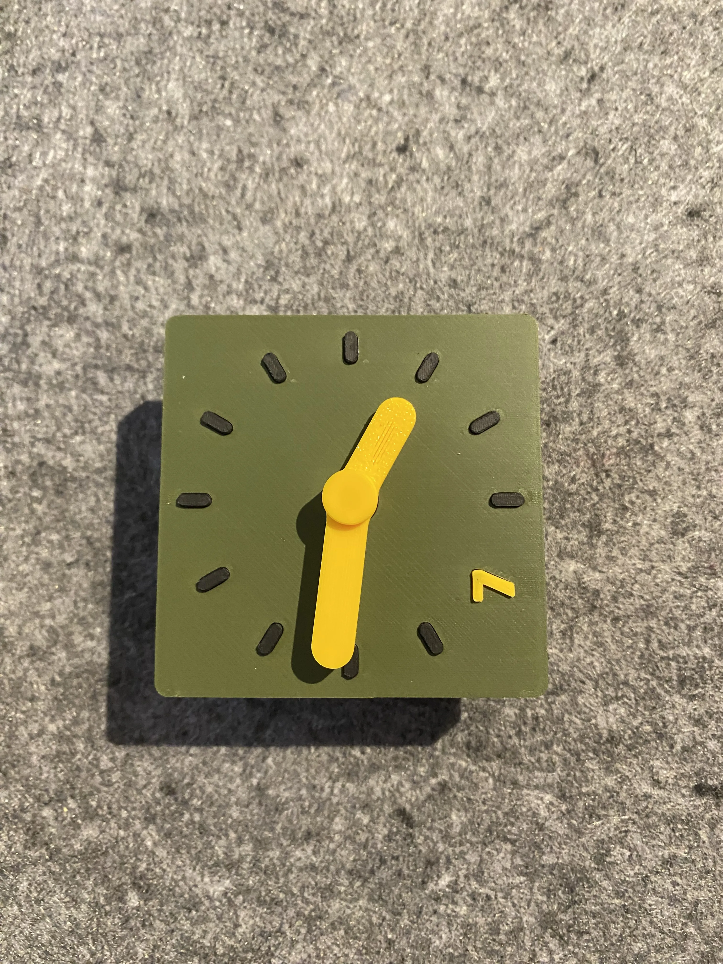 Modern Desk Clock by 3DHP MakerWorld: Download Free 3D Models