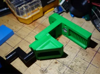 Worm Drive Table Clamp
