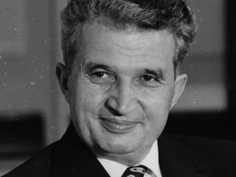bust Ceausescu