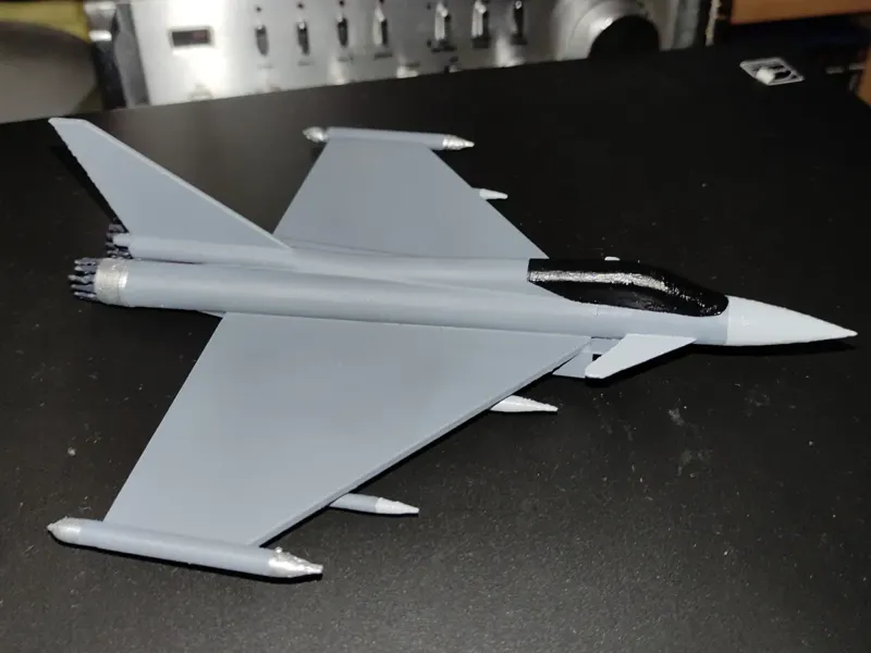 Fighter jet