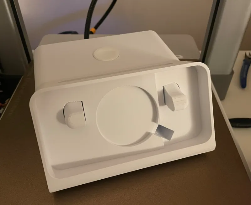 iPhone 12 Pro + Apple Watch Dock
