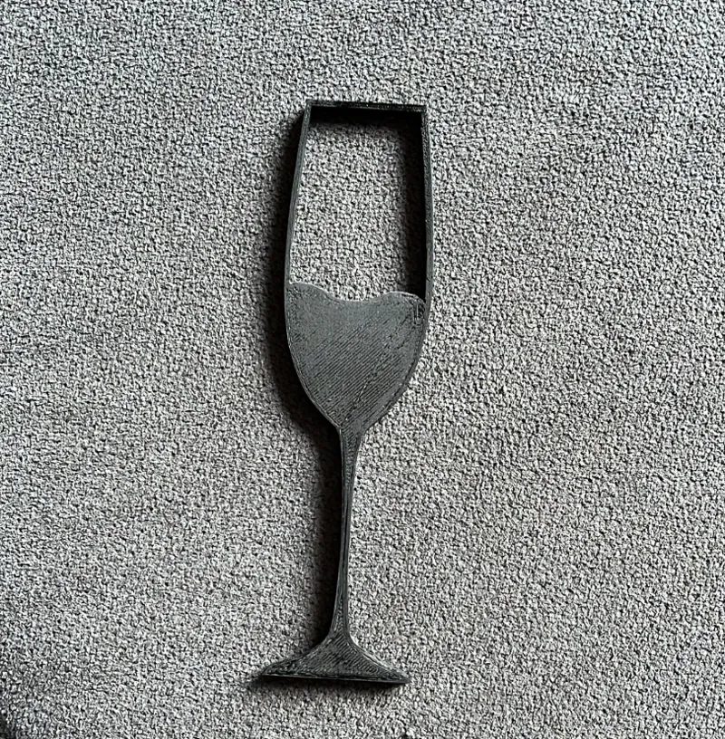 Sektglas gefüllt - Wanddeko