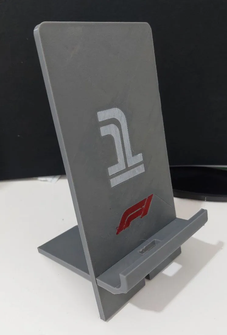 Supporto telefono F1 | F1 phone stand