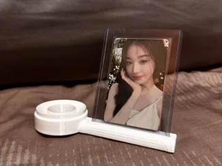 Display stand for kpop lightstick and photocard