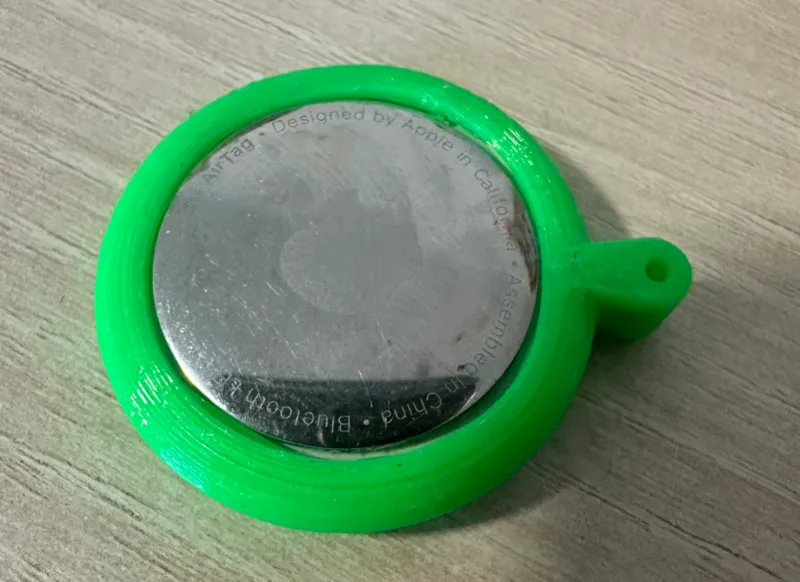 AirTag flex holder
