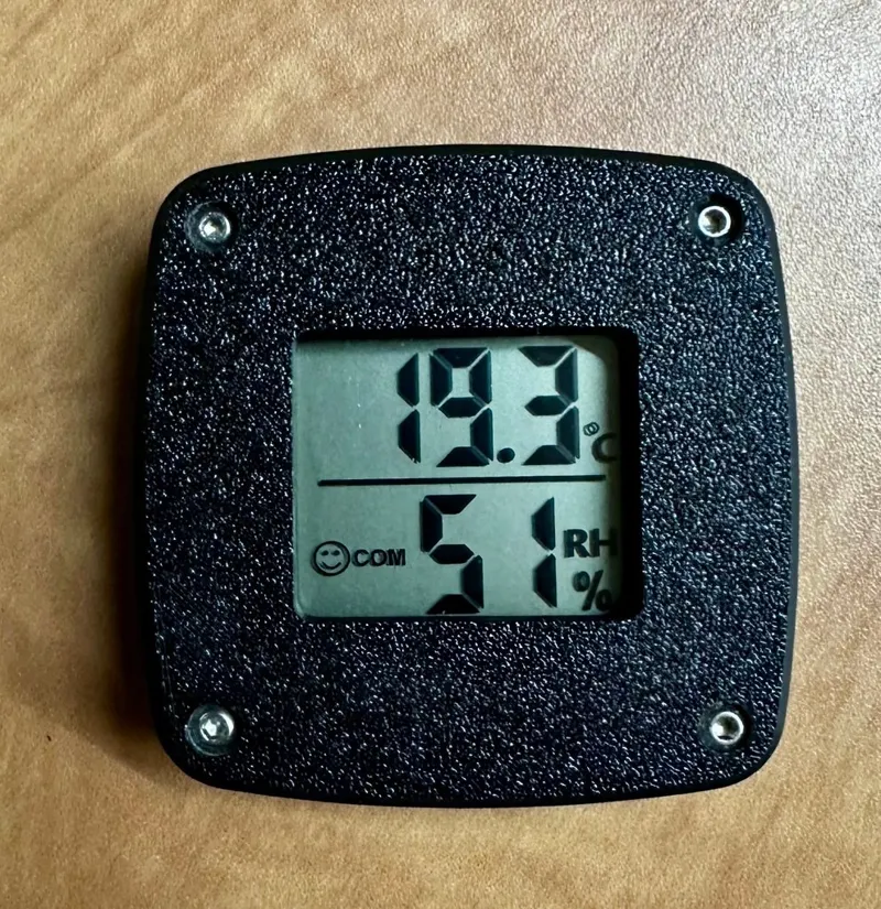 Drybox humidity sensor mount for Hoyiours