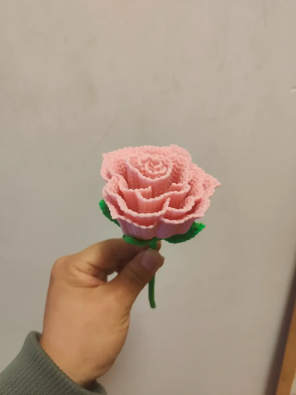 Cosa sono fatti a mano? Regalo di ornamento decorativo con rose da sogno da collezione