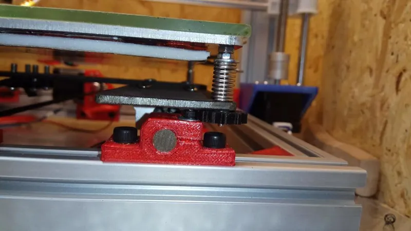 Mini M3 nut grip
