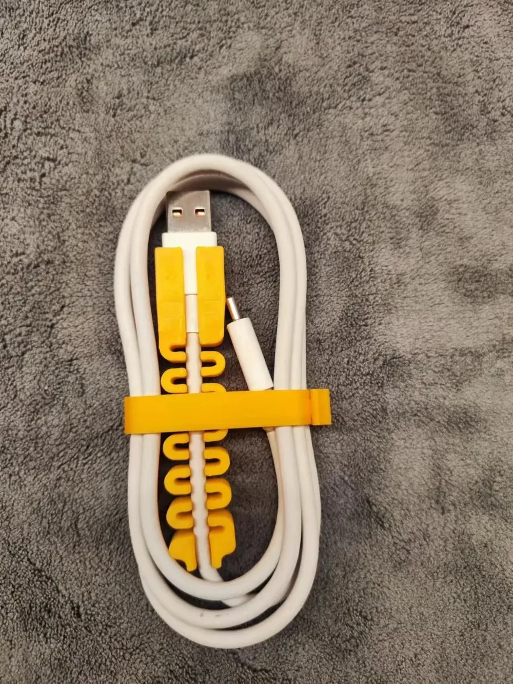 A universal USB cable protector for everyone! Xiaomi, Apple, Samsung ...