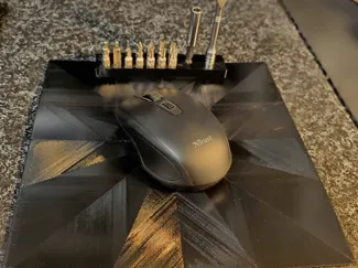 Mousepad with Bit/Pencil-Holder