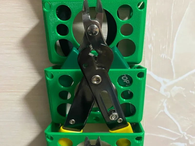 Pocket for hanging tools
