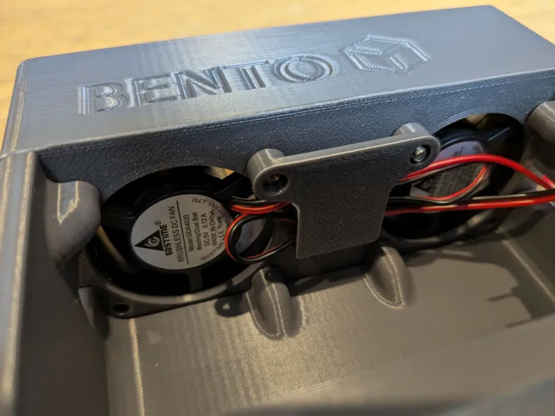 Bentobox simple fan wire guide