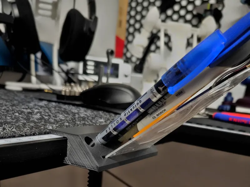 Penholder Desk