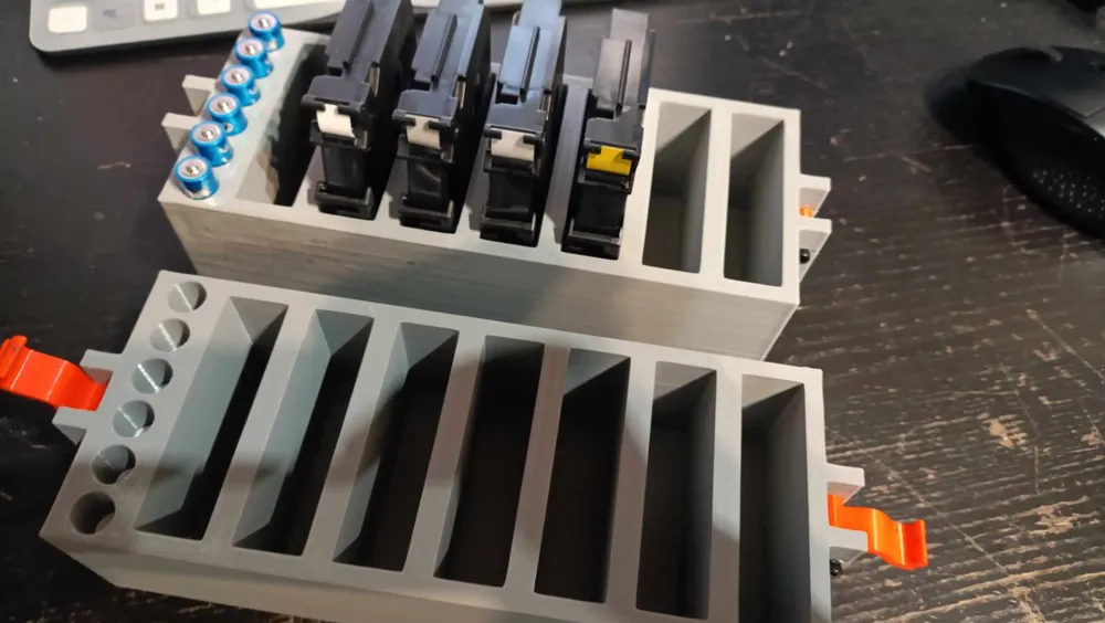 Compact Case for Label Maker Cartridges by J.Wandas - MakerWorld