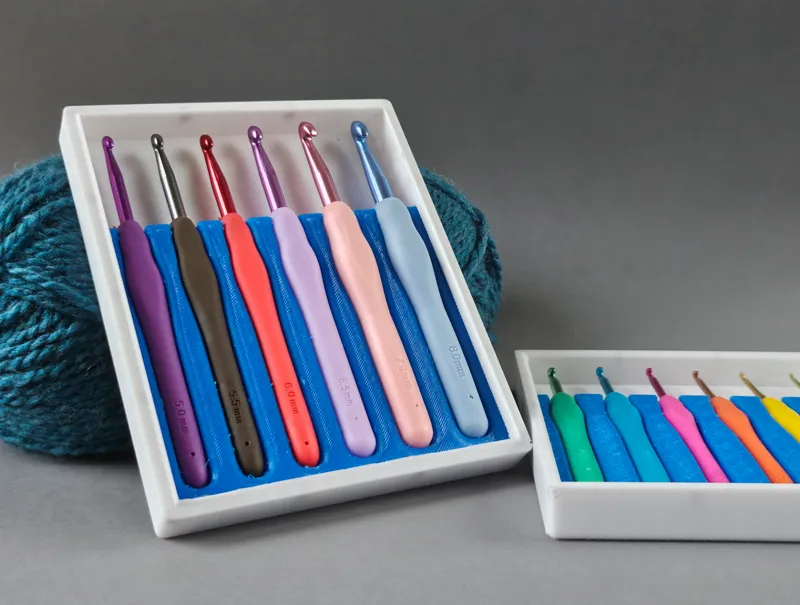 12pcs crochet set holder box using imbeded magnets