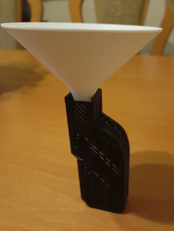 Petit entonnoir polyvalent