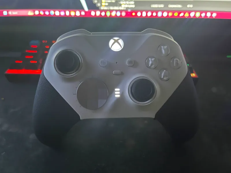 Xbox Invisible Stand / Holder (Controller)