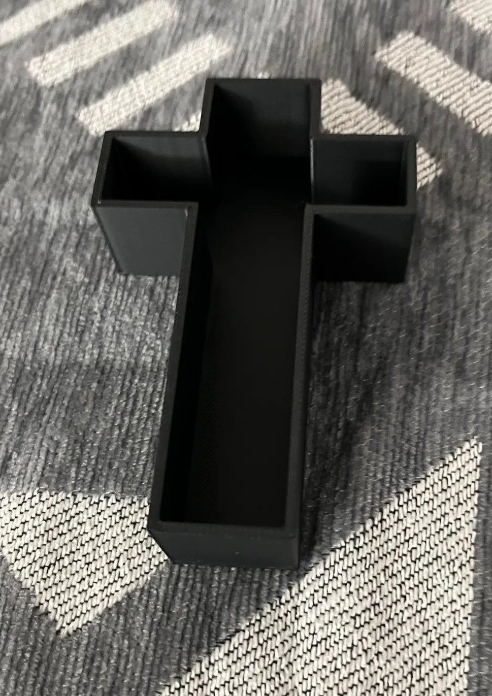 Cross shaped box by nizzzzzo - MakerWorld