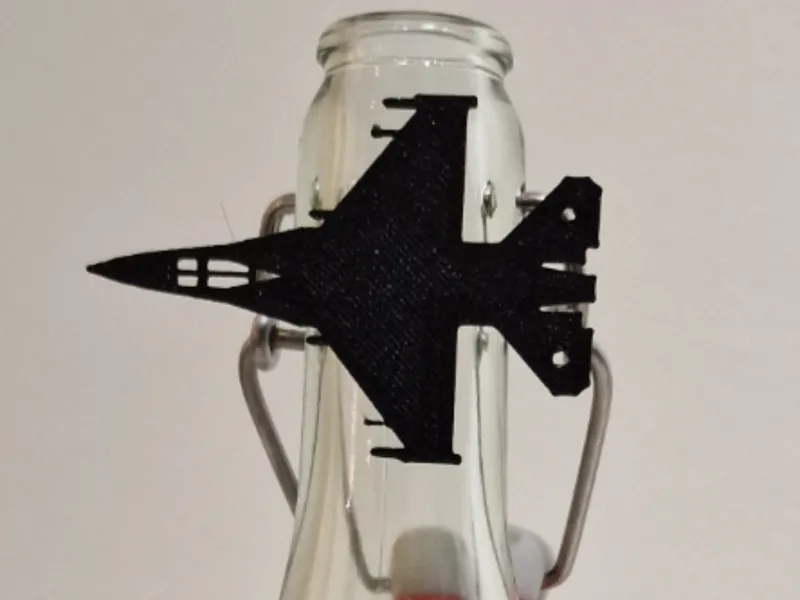 Fighter jet bottle clips
