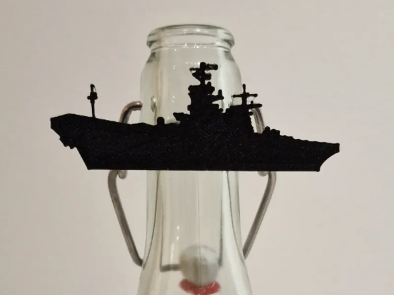 Aircraft carrier bottle clip