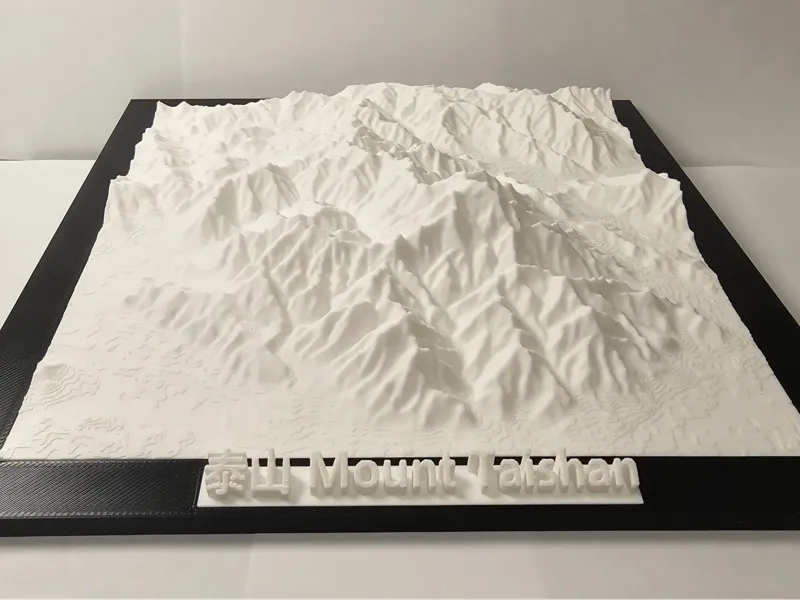 泰山，五岳之首，泰山安，四海皆安，一览众山小