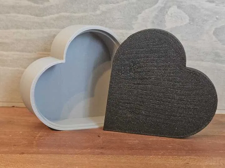 Plain Heart Box