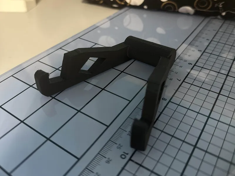 Phone holder (Tested for Iphone 14/15 Pro)