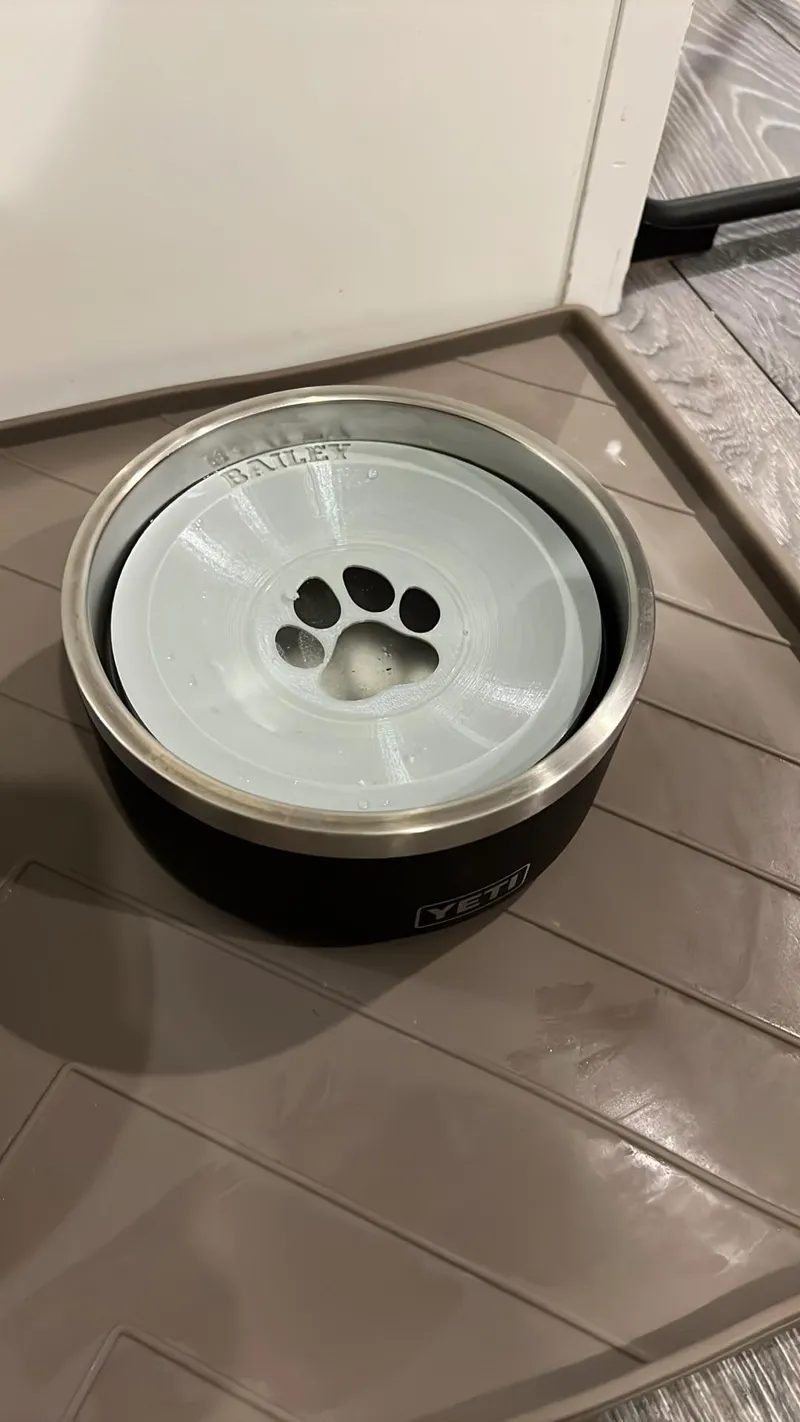 Yeti Boomer 4 Dog Bowl float splash guard