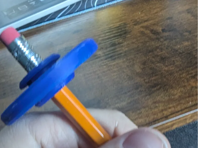 Pencil fidget spinner