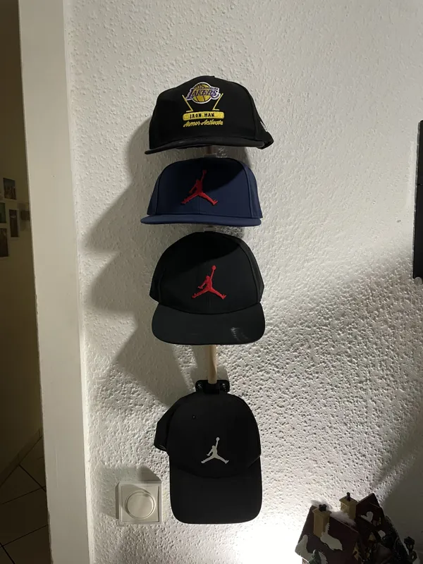 CapSnap: Scalable Cap Holder for Wallmount