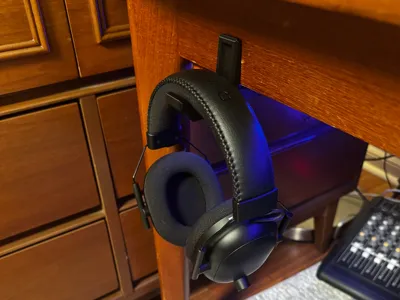 90 Degree headset holder