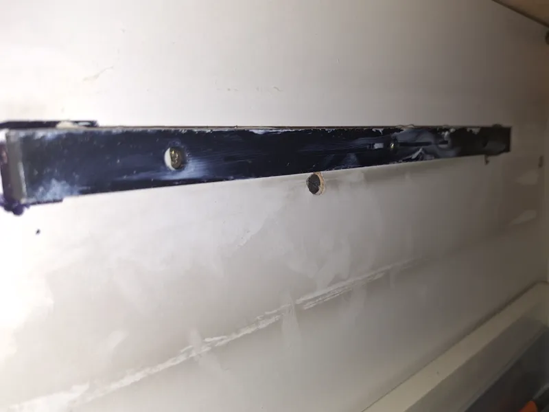"Vodicí lišta / Guide rail"