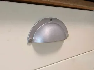 Round model cabinet handle
