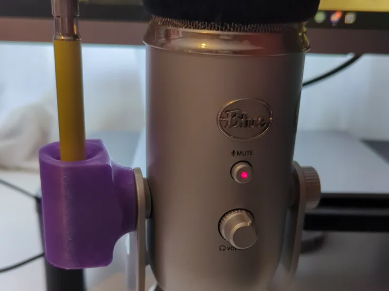Blue Yeti Vape Pen Holder