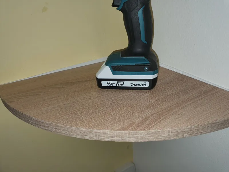 Corner shelf supports, very low profile