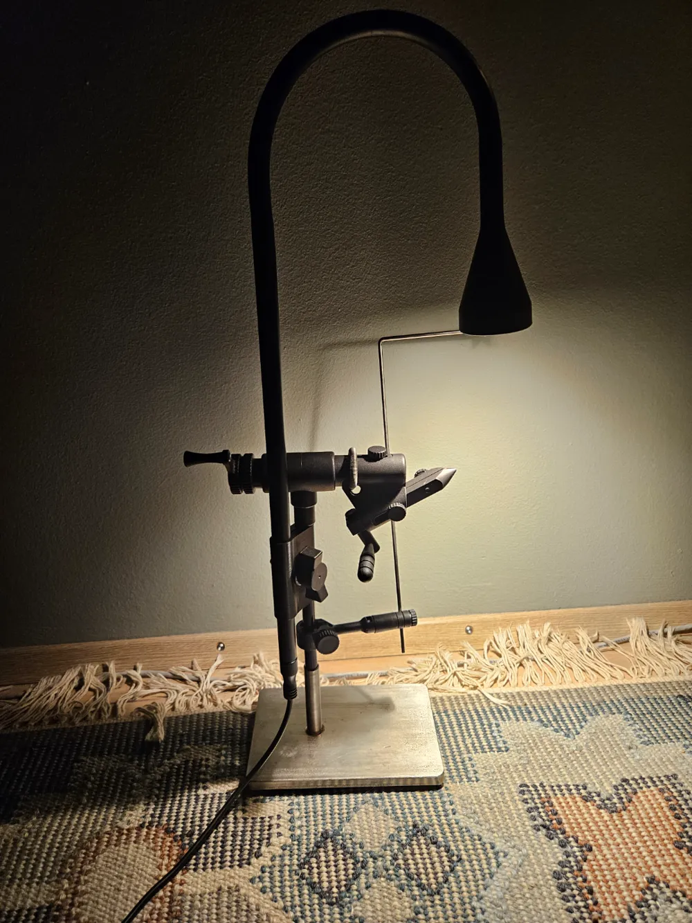 dan vise ikea lamp adaptor by örn MakerWorld: Download Free 3D Models