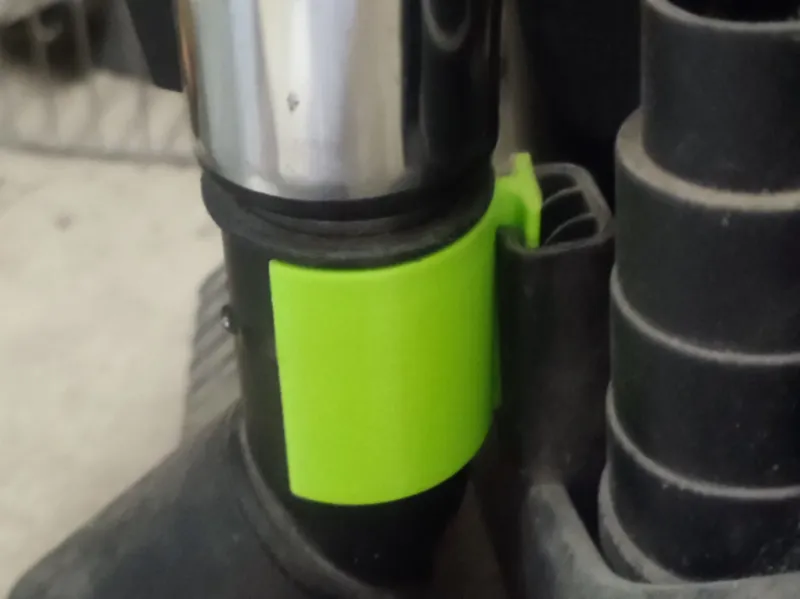 vacuum cleaner tube holder