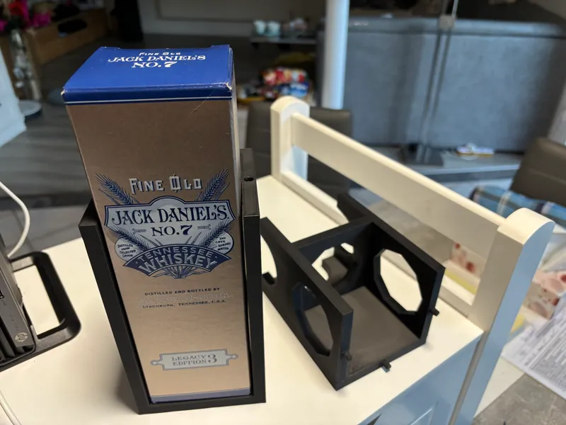 Jack Daniels Flaschen im Karton Sammler