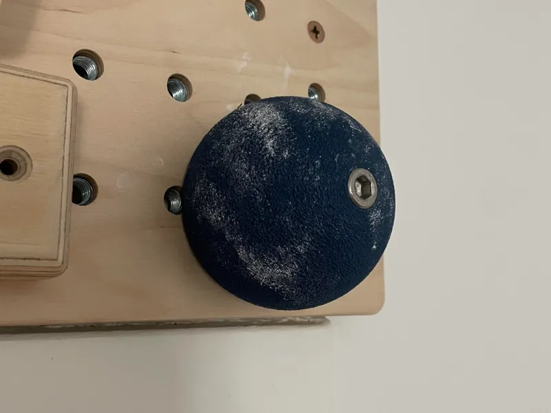 Ball Gripper climbing hold