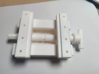 Self-Centering Vise