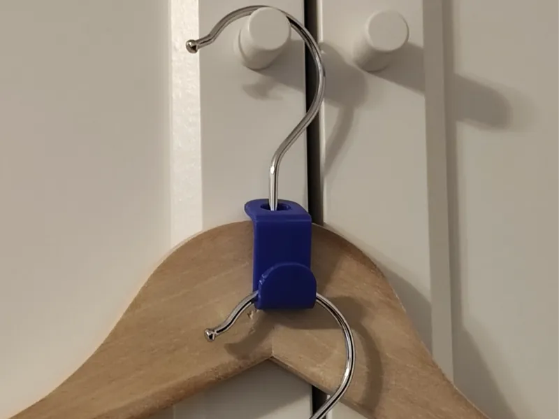 Space-Saving Clothes Hangers
