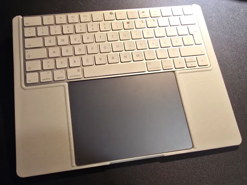 Magic keyboard and trackpad stand (7° inclined)