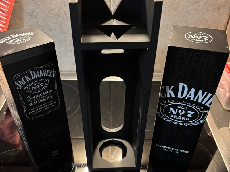 Jack Daniels nur in Blechdosen für Sammler