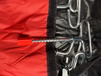 Ice fishing anchor plug 