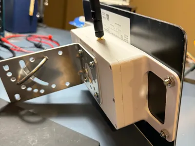 Remixed lid for bbbenji's Solar Enclosure Mount