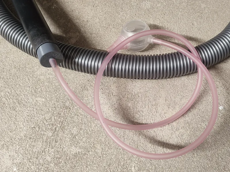 Universal nose aspirator for vacuum cleaner