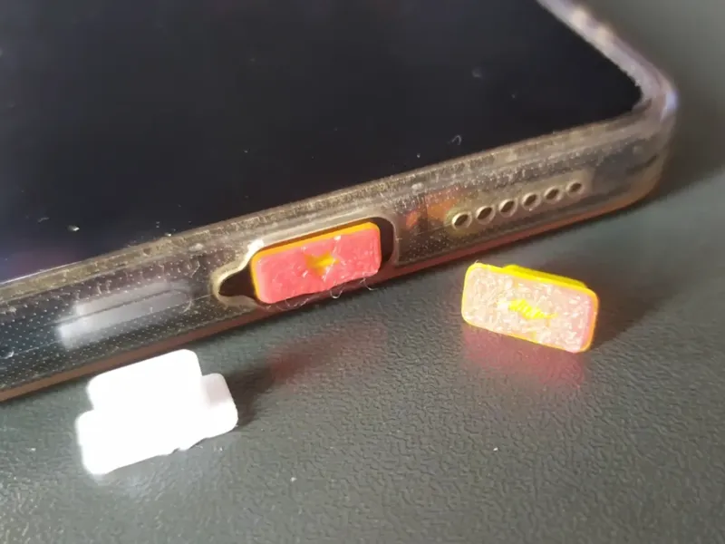 手机防尘塞（充电口）仅不到1克